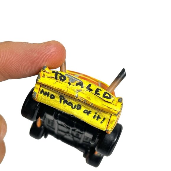 Disney Pixar Cars 3 Diecast Pushover #16 Thunder Hollow Demo Derby - Picture 9 of 10